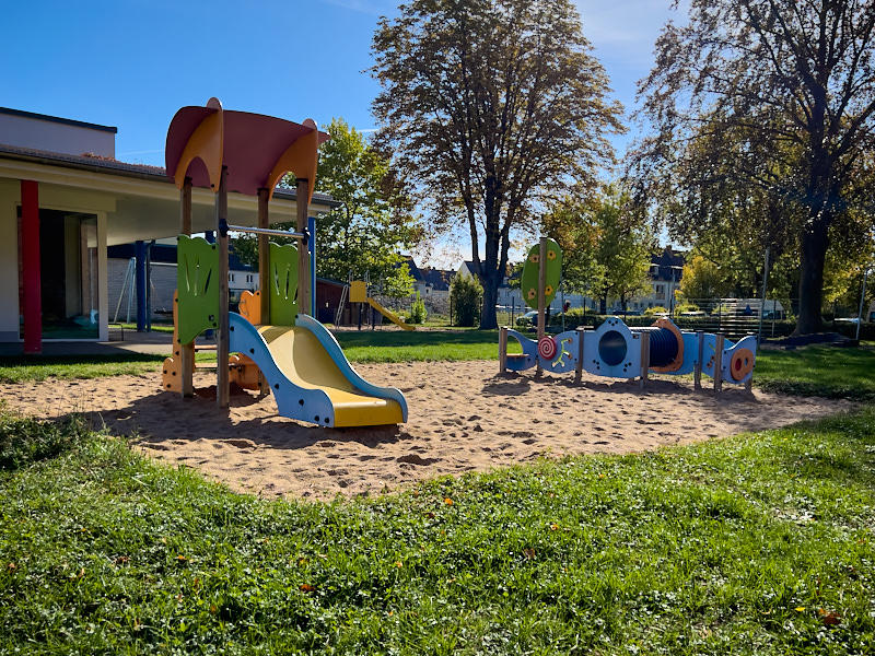 Große Rutsche im Außengelände